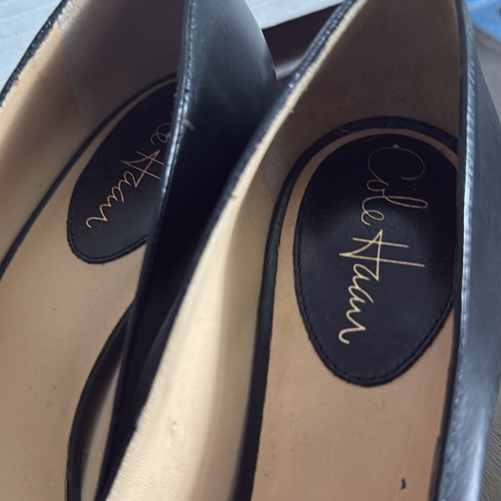 Cole Haan Women’s 7.5 Black Leather Nike Air Pointed Toe 2.5” Heels Pumps D29072 - Picture 2 of 7